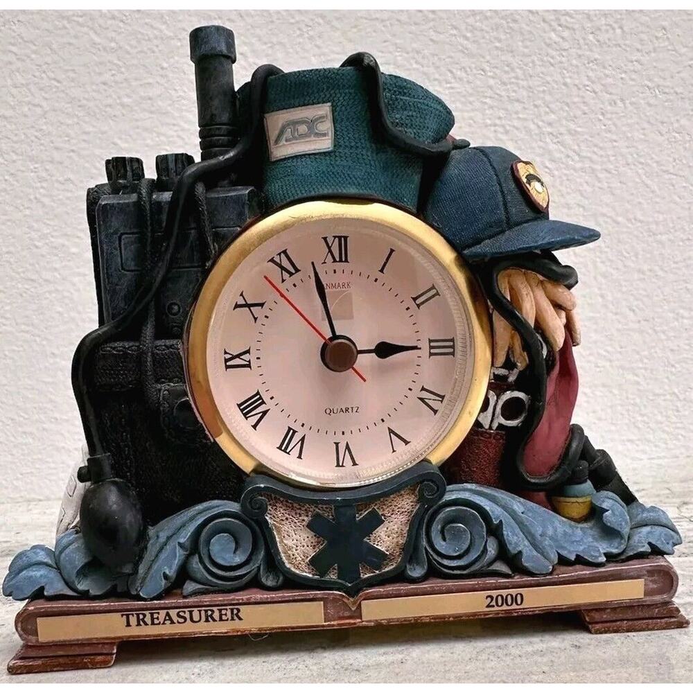 EMT CLOCK MEDIC OF VALOR RETIRED TABLE DESK VINTAGE PARAMEDIC STETHOSCOPE